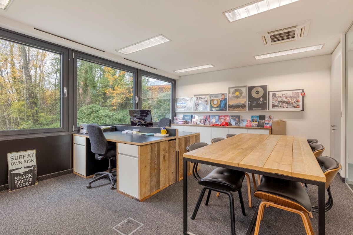 Espace de bureau à louer à Niel : emplacement unique au bord de l'eau - photo 4