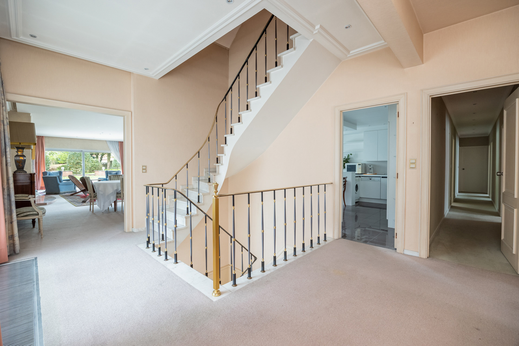 Opbrengstgebouw met mogelijkheid tot creatie van 4 eenheden - foto 3