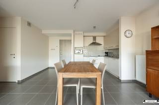 IN OPTIE!Instapklaar 1-slaapkamerappartement met groot terras in hartje BrasschaatIn het centrum van Brasschaat vindt u dit verzorgd en volledig...