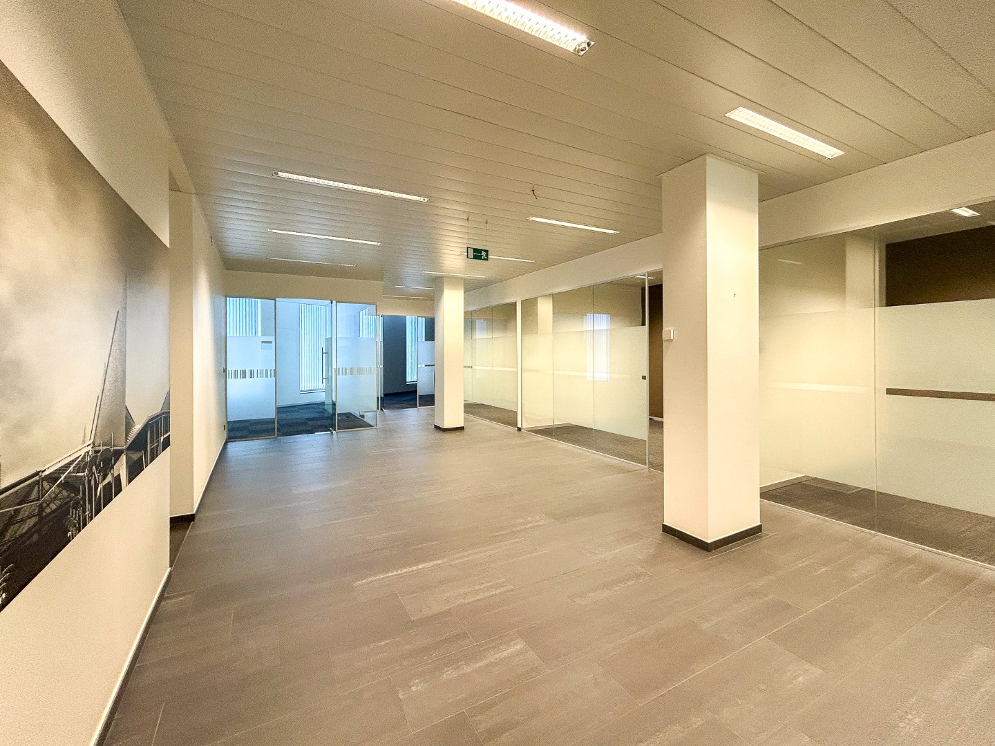 Handelsgelijkvloers met parking op de Leien - foto 3