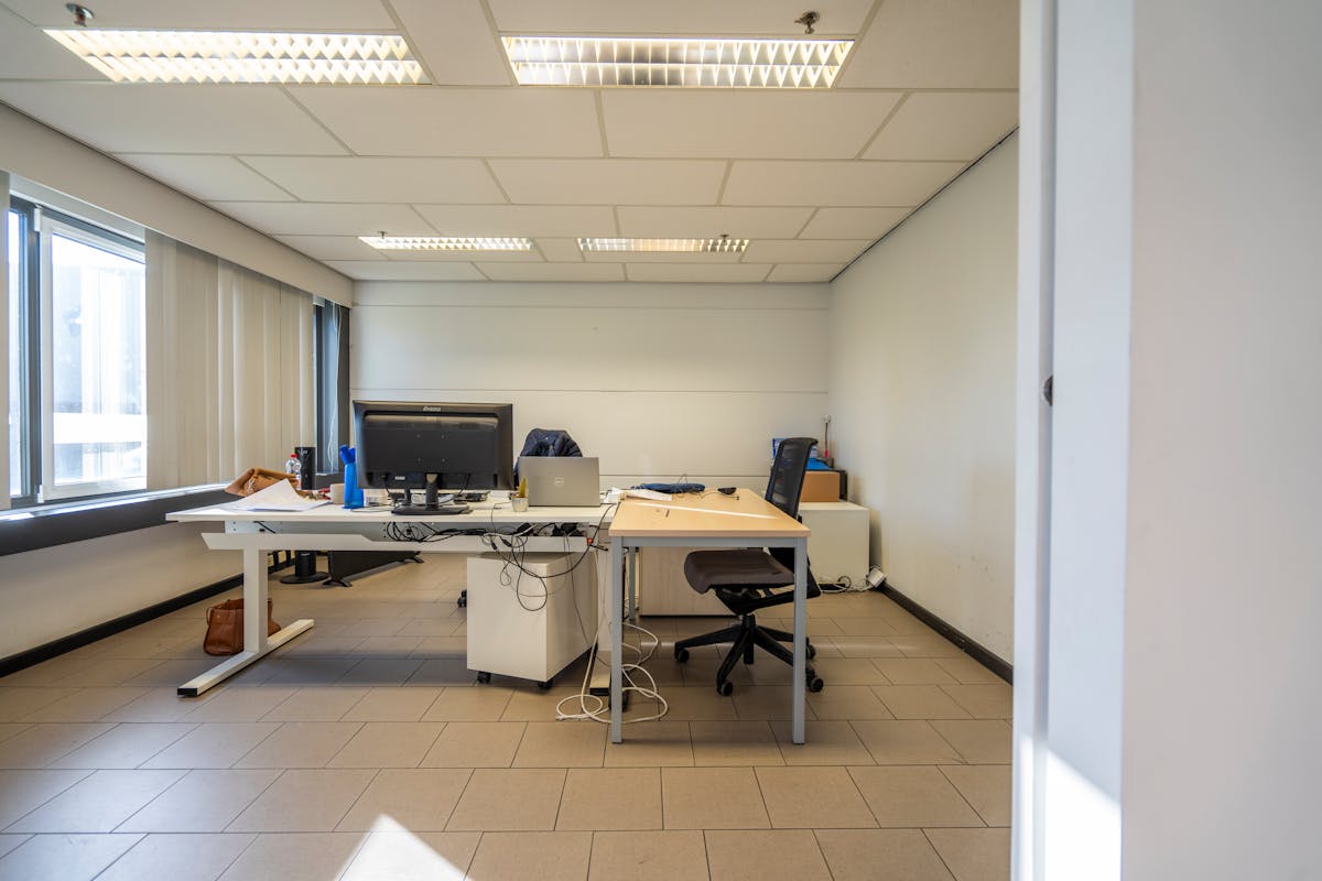 Business building for rent in Deerlijk - photo 4