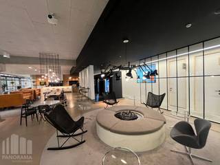 Gelegen op een toplocatie in een bruisende, ondernemende omgeving nabij Gent. Deze instapklare kantoren bevinden zich in de <strong>Planet Group Arena</strong>, een dynamische hotspot waar ondernemen, netwerken en sport samenkomen. Dankzij de strategische ligging, op slechts enkele minuten van de <strong>E17 </strong>(op- en afrit UZ Gent), de <strong>R4 </strong>en met een directe verbinding naar de <strong>E40, </strong>geniet u van een uitstekende bereikbaarheid.<br /><br />Deze kantoorruimte van <strong>100 m²</strong> is optimaal ingericht voor<strong> 20 werkplaatsen</strong>. U maakt bovendien gebruik van een waaier aan faciliteiten zoals vergaderruimtes, callbooths, seminar- en eventzalen, een volledig uitgeruste keuken en een stijlvolle lounge. <br />Het <strong>all-in concept </strong>garandeert maximale ontzorging: alle verbruikskosten, snel internet, schoonmaak, receptiediensten, kwalitatief meubilair en zelfs de onroerende voorheffing zijn inbegrepen in één transparante formule. Daarbovenop beschikt u over ruime parkeermogelijkheden, comfortabel en zorgeloos voor u én uw bezoekers.<br /><br /><strong>Extra troef!</strong> Als member kunt u ook gebruik maken van de faciliteiten van Meetdistrict over heel Vlaanderen ( Berchem - Brussel - Diegem) <br /><br />Interesse? Neem vandaag nog contact met ons op voor meer informatie of een vrijblijvend plaatsbezoek. Bel <strong>PANORAMA B2B GENT KANTOREN </strong>op <strong>09 225 09 02</strong>.
