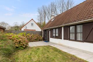 Deze vakantiewoning is gunstig gelegen in domein Duinendaele nabij de Franse grens, Plopsaland en het natuurreservaat. Hier geniet u van een...
