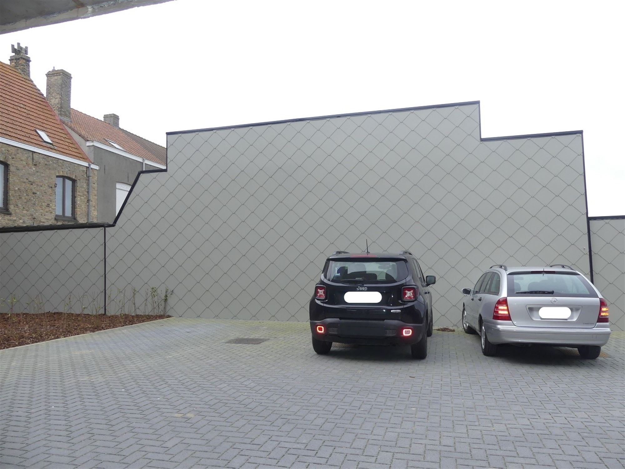 Buiten parkeerplaats op het woonerf "Noordvesten", langs de Kleine Dijk te Diksmuide - op wandelafstand v/h centrum - foto 2