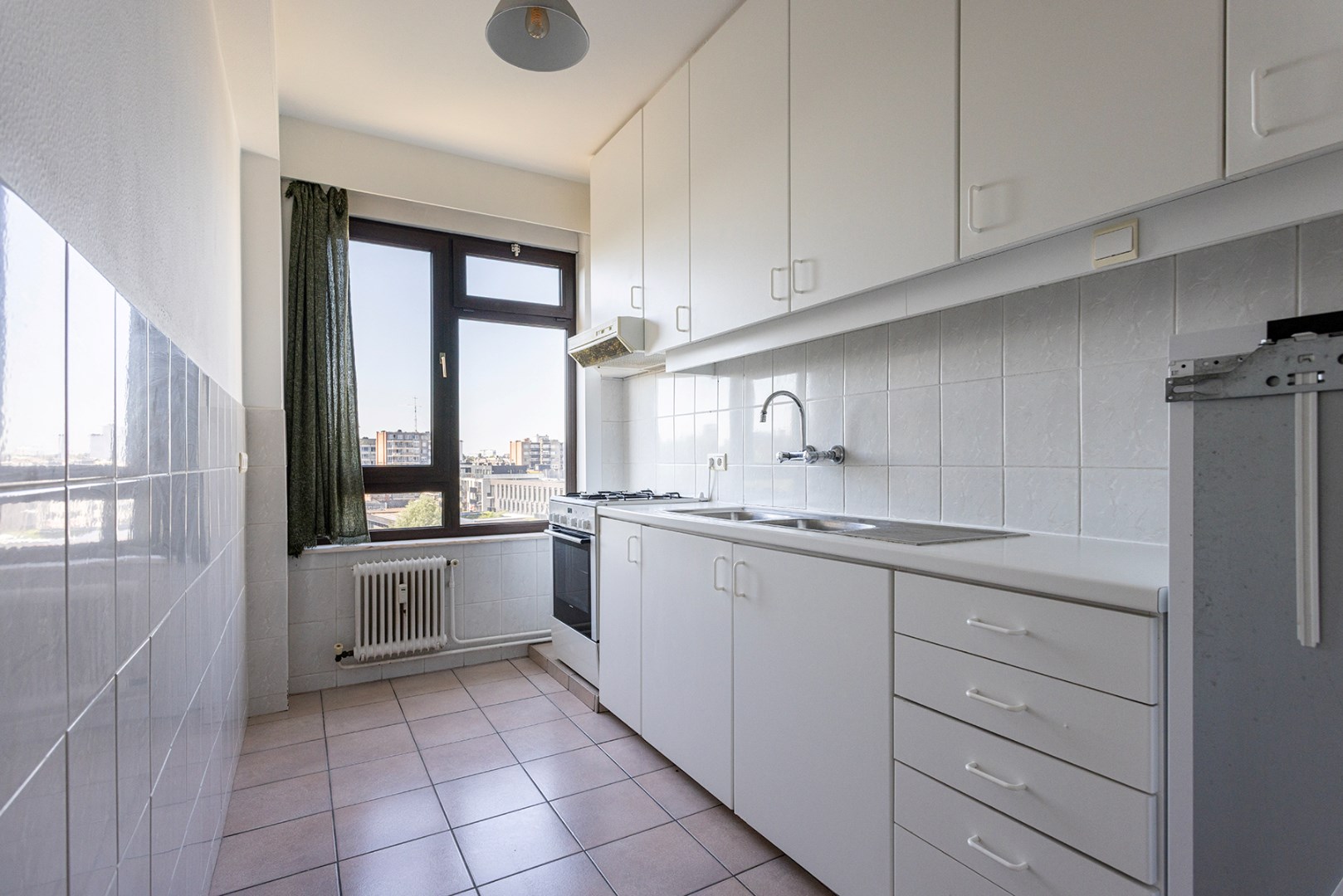 Te renoveren appartement met 2 slpk en terras! - foto 5
