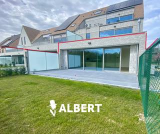 Welkom in dit prachtige, nieuw gebouwd, gelijkvloerse appartement in het hart van Kortessem, gelegen aan de Opeindestraat 30.Deze unieke huurwoning...