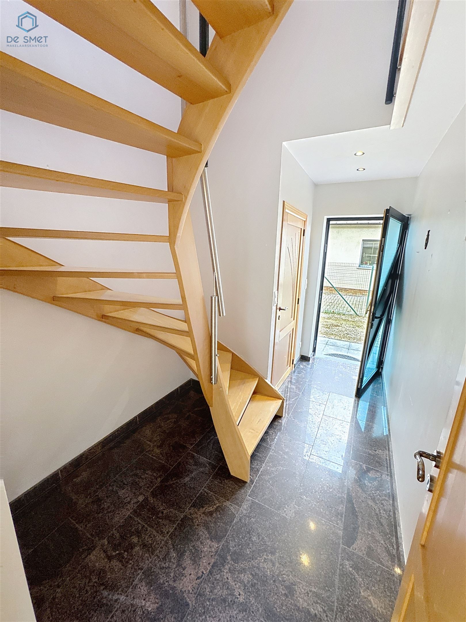 Ruime instapklare villa met 4 slaapkamers, grote tuin en garage in Geraardsbergen - foto 2