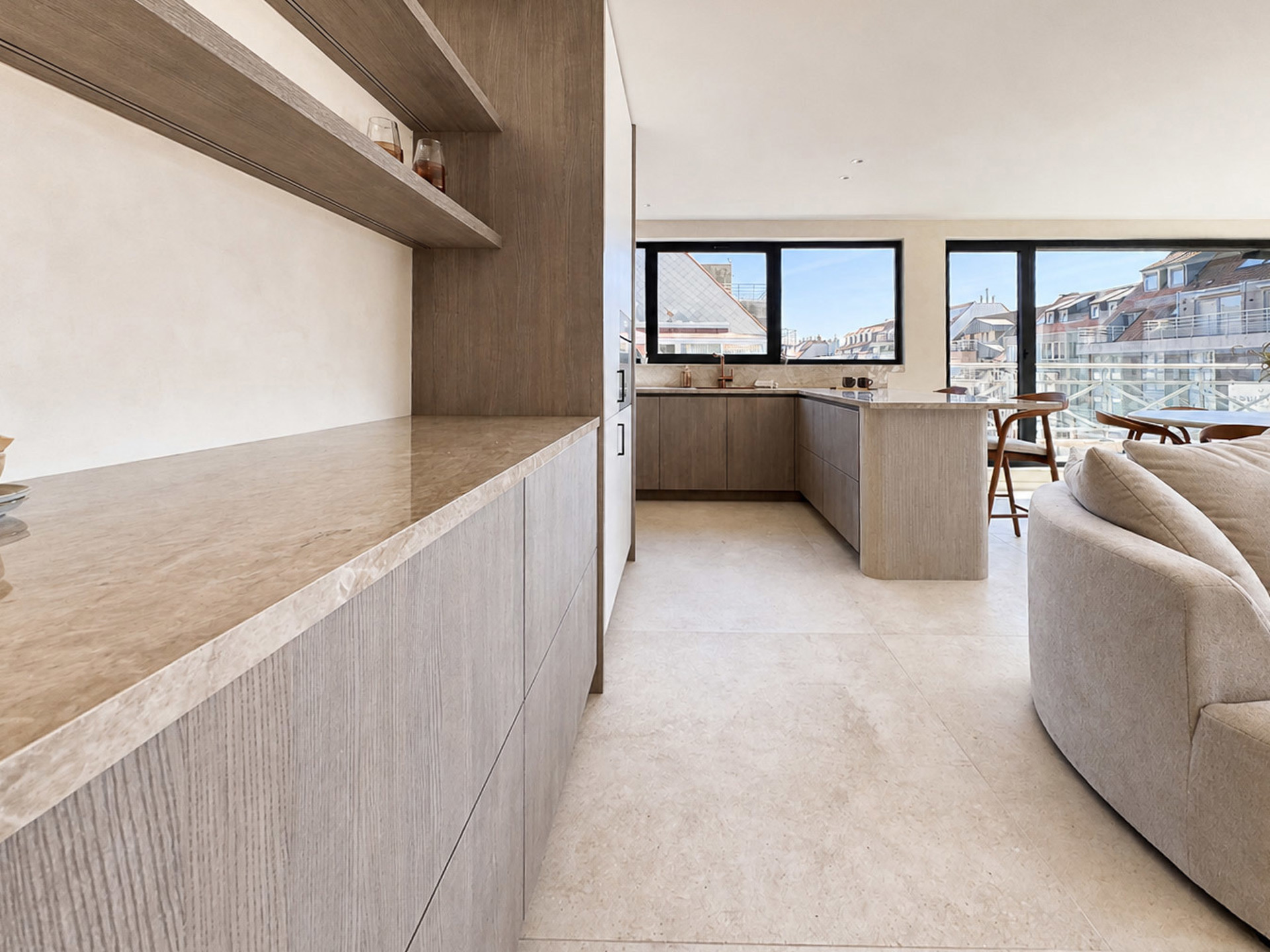 Prachtig gerenoveerd duplex-hoekappartement nabij de Lippenslaan - foto 5