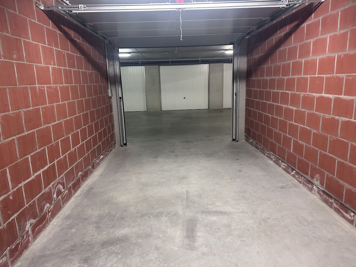Ondergrondse garagebox te koop nabij het centrum van Veurne. - foto 2