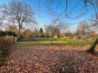 Located in a dead-end and child-friendly street, a stone's throw from the pleasant village center of Erps-Kwerps, we are pleased to offer for...