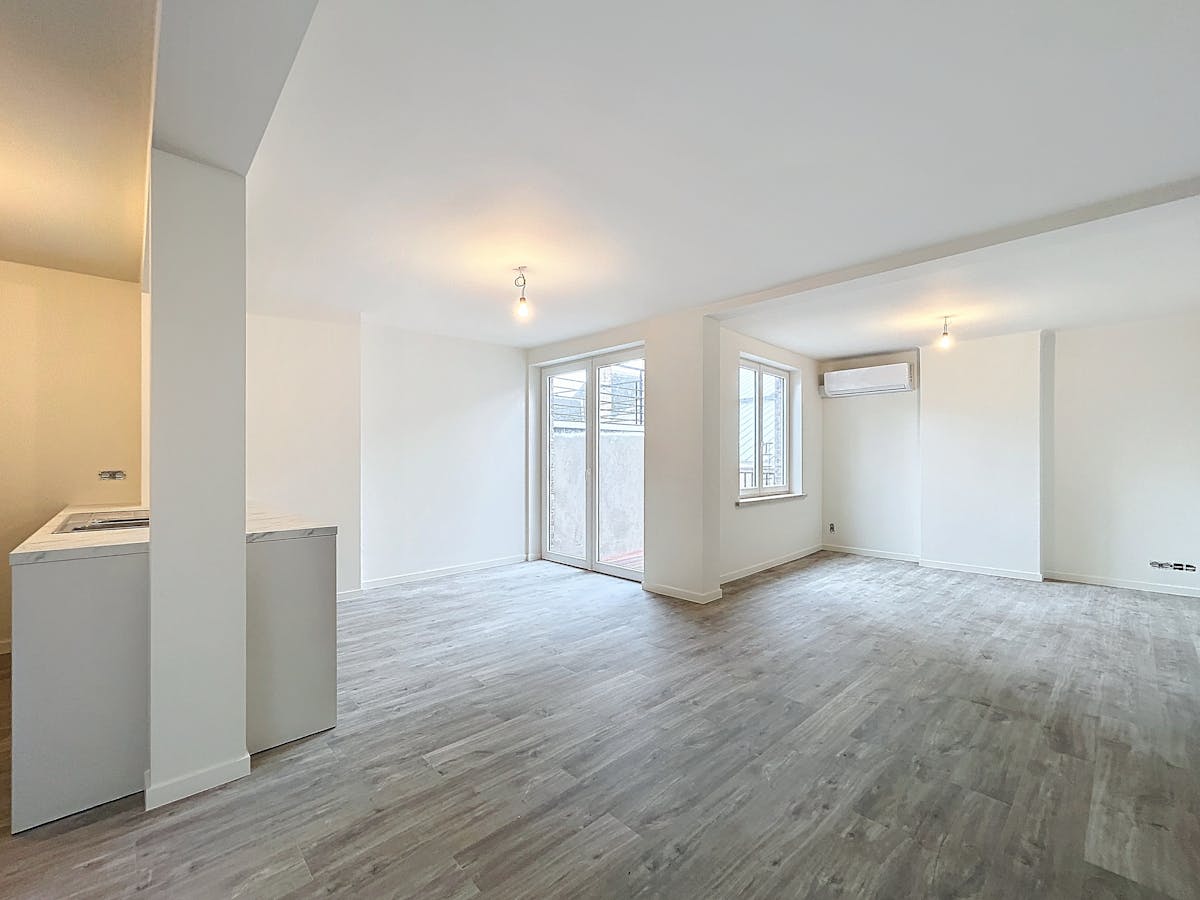 Gerenoveerd appartement te huur in centrum Kortrijk! - foto 3