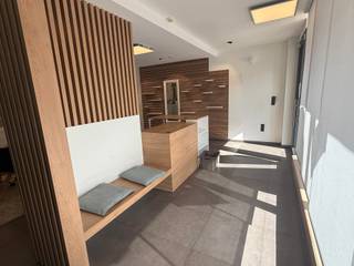 INSTAPKLAAR HANDELSPAND OP TOPLOCATIE IN EINDHOUT (147 M²)Ontdek dit recent en hoogwaardig afgewerkt handelspand van 147 m², ideaal gelegen in het...