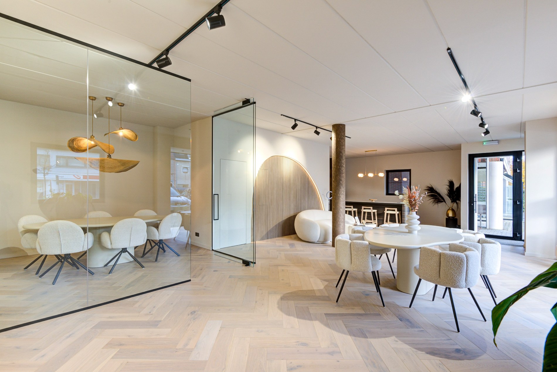 Modern &amp; High-End Kantoor met Luxe Afwerking en 5 Parkeerplaatsen - foto 3