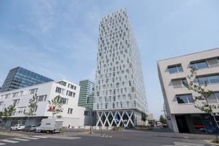 Enkel voor studentenVandaag nemen we je mee naar de negende verdieping van complex 'Park Toren', waar we deze recente studentenkamer terugvinden. De...