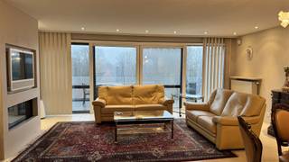 In het hart van Vichte ontdekt u dit heerlijk ruime en lichtrijke appartement van 138 m², waar comfort en praktisch wonen hand in hand gaan...