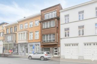 Deze woning is gelegen in de Oude-Vestingsstraat, een rustige en centrale ligging op wandelafstand van het historische centrum van Kortrijk. De...