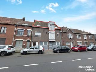 Dit luchtig appartement is gelegen op wandelafstand van verschillende winkels, diensten en openbaar vervoer.Het lichtrijk appartement geniet van...