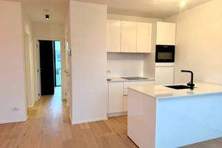 Binnenkomen doe je hier in een recent gerenoveerd gebouw, pal bij het Operaplein. De ligging kan bijna niet centraler. Hier zit je aan de bron...