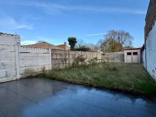 Deze woning heeft twee jaar terug een complete metamorfose meegemaakt. Zo zijn alle technieken vernieuwd en is de woning energiezuinig.Ruime inkom...