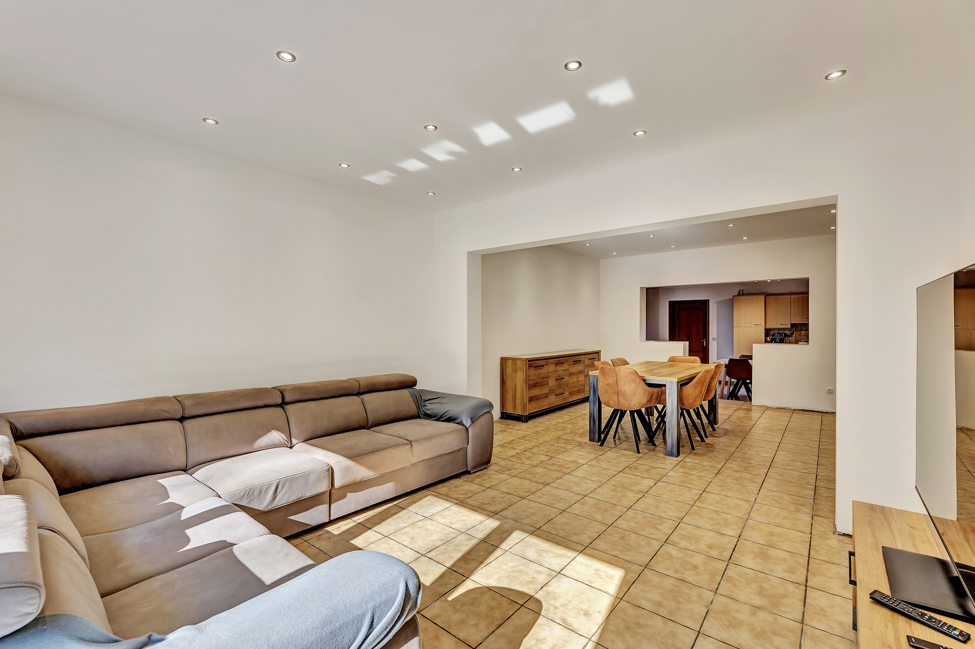 Goed onderhouden woning met garage - foto 5