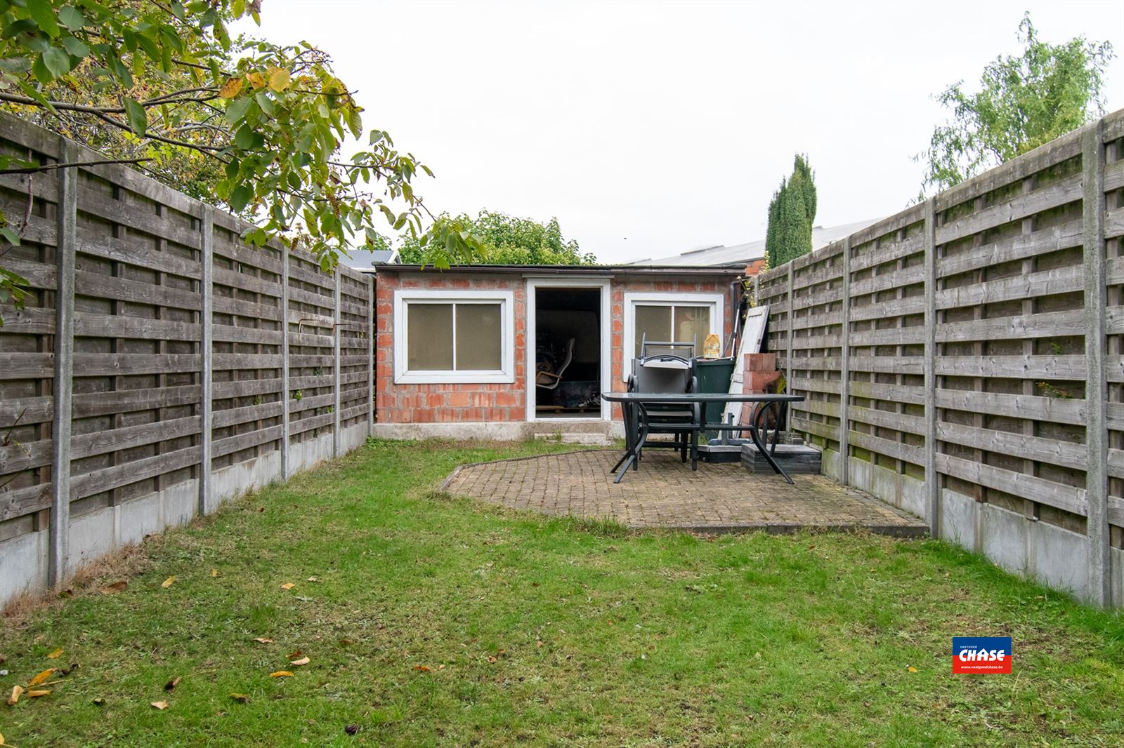 Instapklare woning met 2 tot 3 slaapkamers en mooie tuin - foto 2