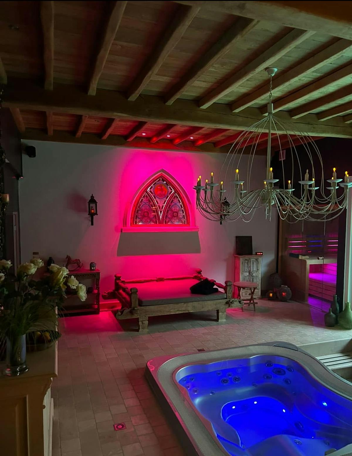 Opbrengsteigendom met 2 privatieve sauna's met Appartement - foto 3