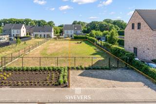 Voor meer info en foto’s, surf naar www.swevers.be – In een rustige straat in Ravels wacht deze bouwgrond van 5a 65ca op jouw droomwoning. Het...