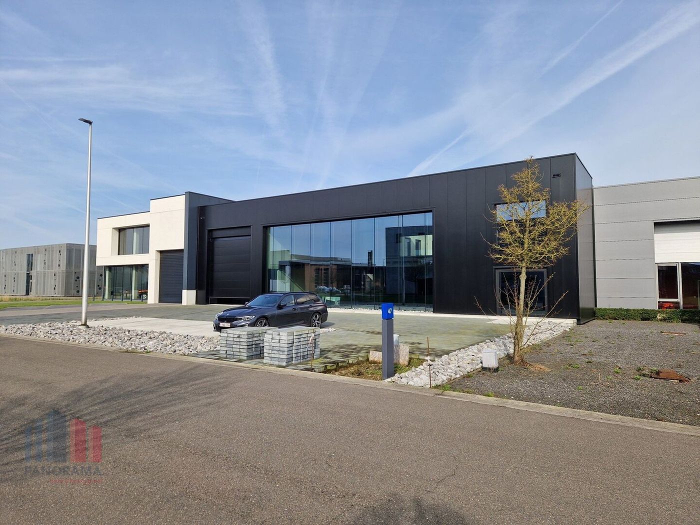 2.265 m² BEDRIJFSGEBOUW OP EEN TERREIN VAN 2.290 m² - foto 2