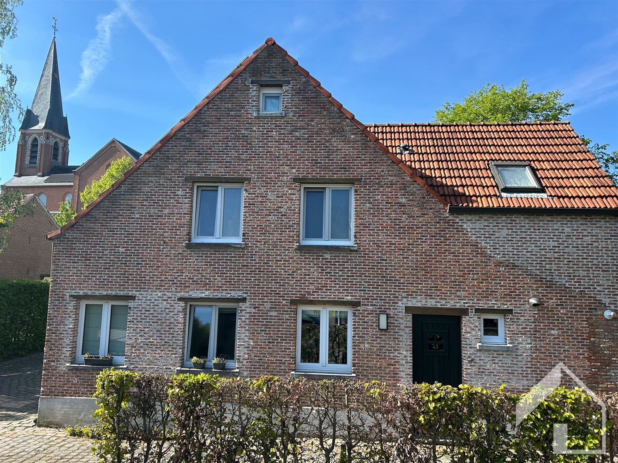 Knus huis in een rustige straat - foto 1