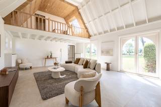 Uitzonderlijk grote fermette, volledig vrijstaand, gelegen in het mooie Lissewege. Deze gerenoveerde woning situeert zich op een perfect...
