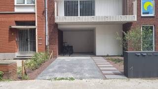 <p><span>In centrum Mortsel, in een rustige straat, wordt deze kleinschalige residentie te koop aangeboden.</span></p><p><span>Het gebouw (bouwjaar 2026) is volledig opgeleverd en beschikbaar bij akte.</span></p><p><span> </span></p><p><span>De 4 appartementen zijn voorzien van de nieuwste technieken:</span></p><p><span> </span></p><p><span>- Warmtepomp met vloerverwarming</span></p><p><span>- Individuele zonnepanelen</span></p><p><span>- BEN - appartementen (bijna energie neutraal)</span></p><p><span>- Ventilatie met warmterecuperatie (D-systeem)</span></p><p><span> </span></p><p><span>Ieder appartement heeft een eigen terras en fietsenparking. Het gelijkvloerse appartement beschikt over een tuin en autostaanplaats.</span></p><p><span> </span></p><p><span>In de gemeenschappelijke kelderverdieping, zijn er ruime bergingen aanwezig.</span></p><p><span>De prijs omvat een volledig instapklaar appartementsgebouw, voorzien van een mooie afwerking.</span></p><p><span> </span></p><p><span>De prijzen zijn exclusief de gebruikelijke kosten (btw, registratierechten, aktekosten, nutsvoorzieningen,...)</span></p><p><span> </span></p><p><span>Voor meer info of een bezoek er plaatste bel 03/449.42.41 of surf naar <span>www.habicom.be</span></span><span> </span></p><p><span>Benieuwd naar de waarde van jouw woning? Check het gratis op <span>www.watismijnhuiswaard.be</span></span></p><p><span> </span></p>