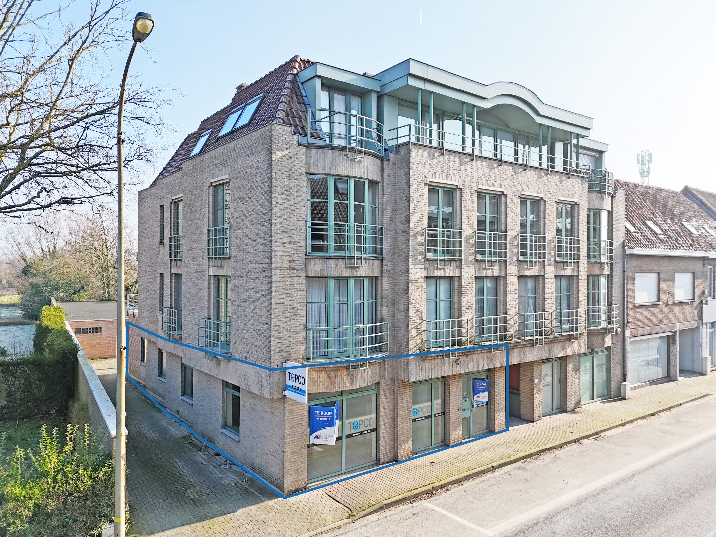 Commercieel gelegen kantoorruimte nabij E17 te centrum Olsene - foto 2