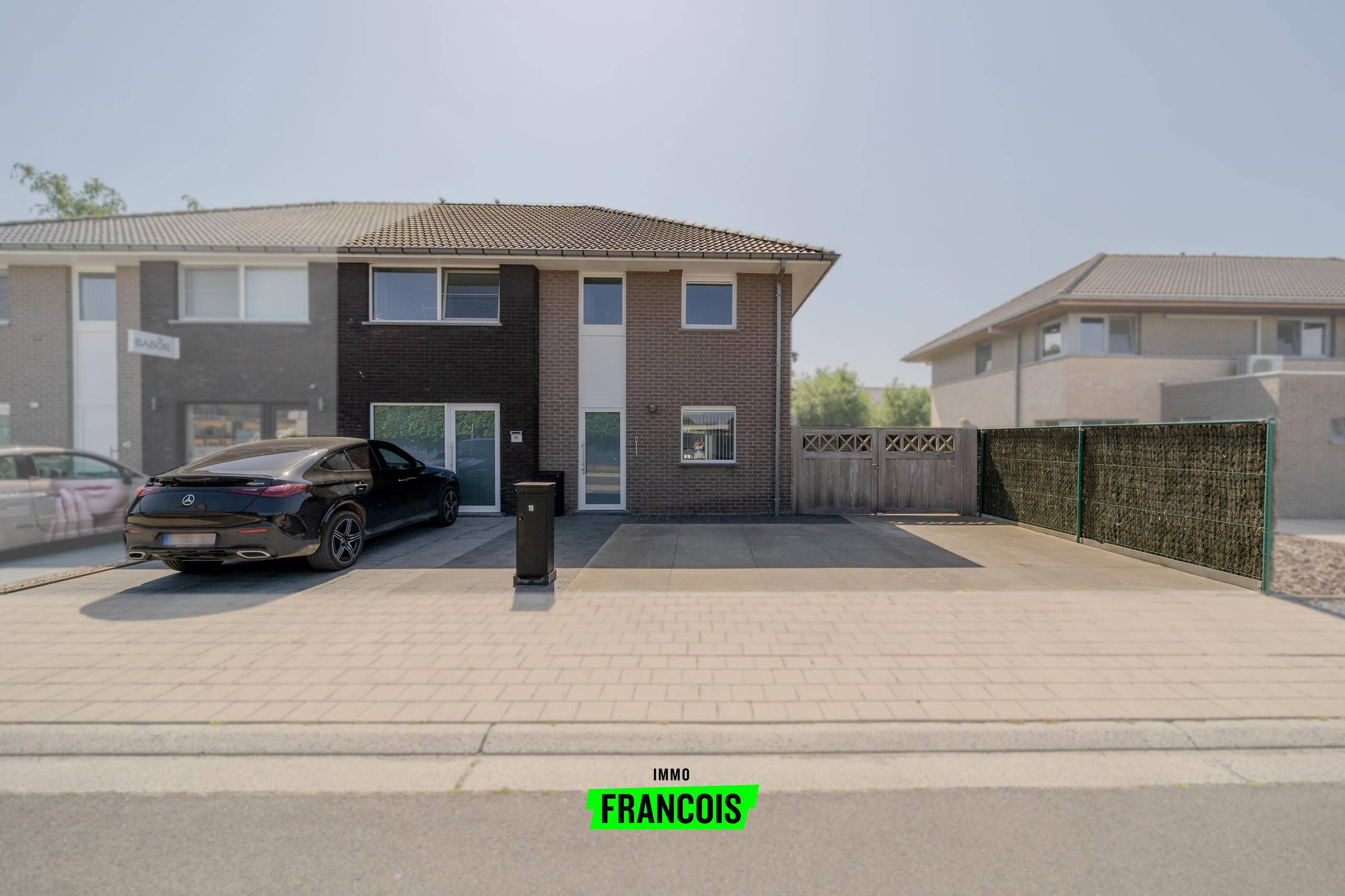 Instapklare energiezuinige gezinswoning met 4 slaapkamers en tuin in Houthulst te koop! - foto 1