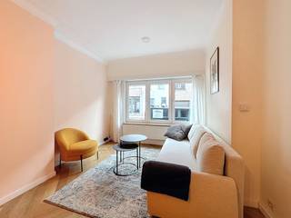 In de Letterkundestraat in Wilrijk vinden we op de gelijkvloers van een goed onderhouden gebouw dit appartement te huur. Het appartement heeft...