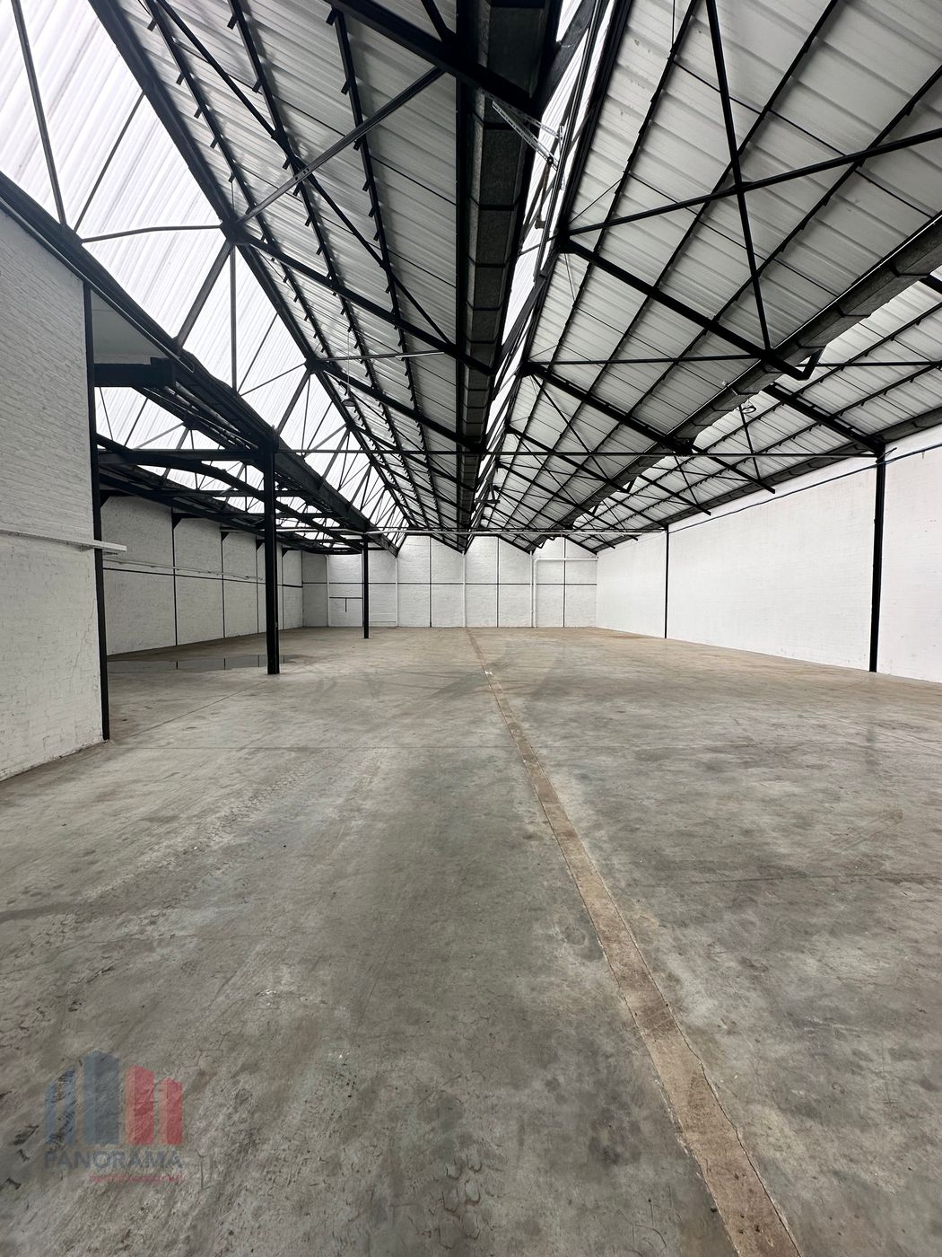 735 m² de ZONE D'EMPLOI INFLATABLE A VENDRE - photo 2