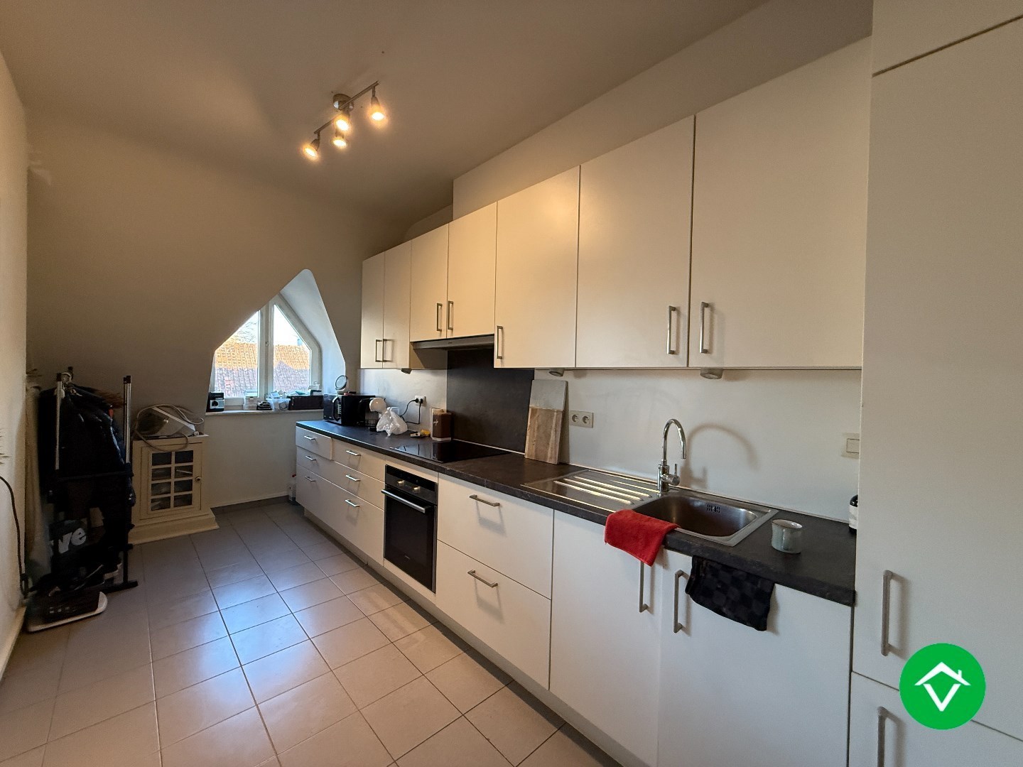 Ruim, gezellig dakappartement met 3 slaapkamers in centrum Roeselare - foto 5