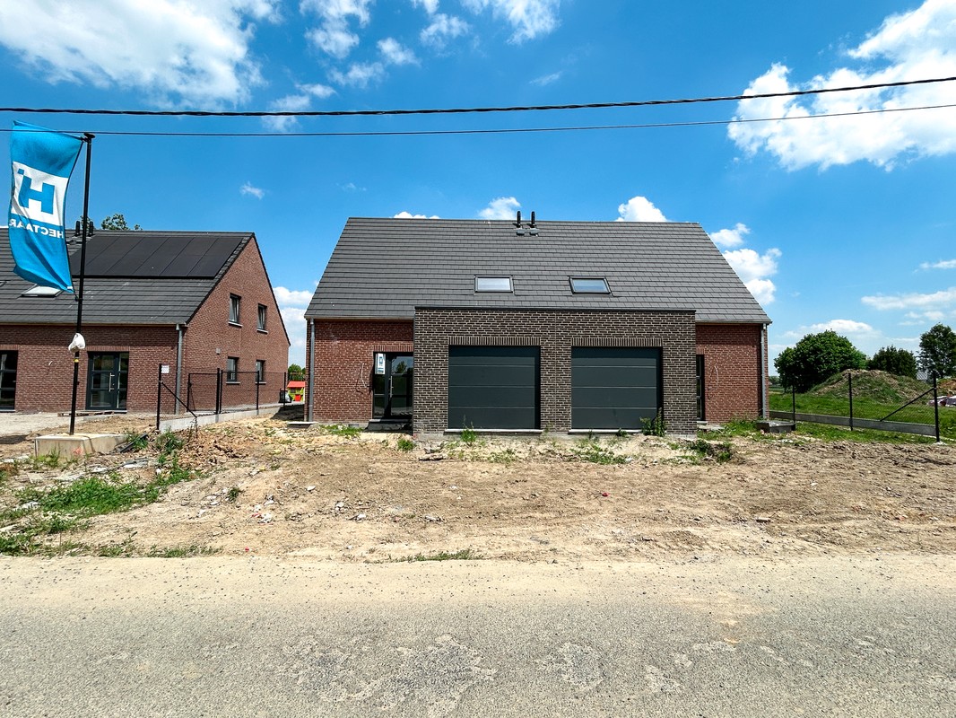 2 nouvelles maisons avec garage à Saint-Léger - foto 1