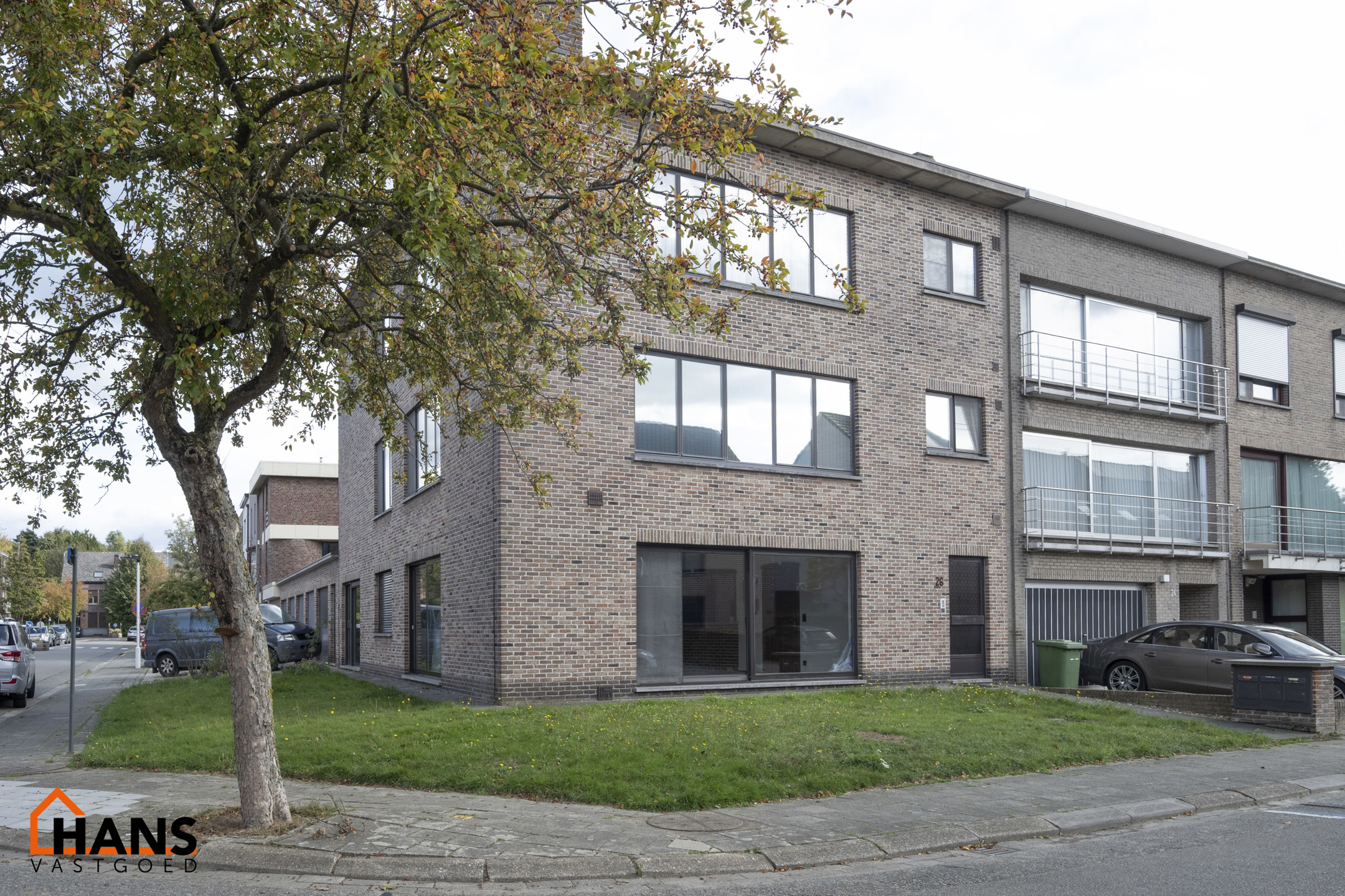 Gelijkvloersappartement deels gerenoveerd. - foto 1