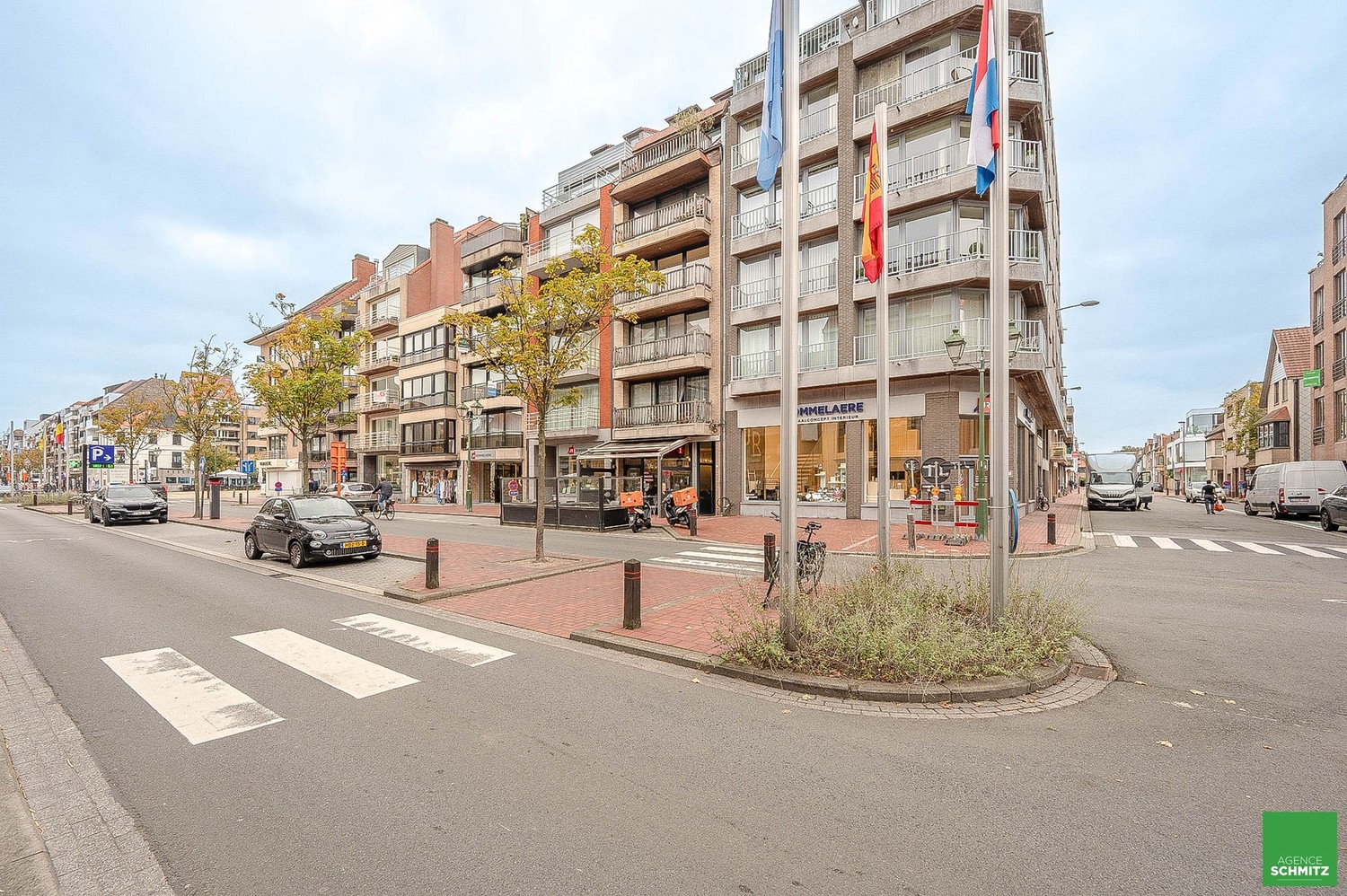 Ruim appartement met 2 slaapkamers, brede façade en zonnig terras op de Lippenslaan. - foto 5