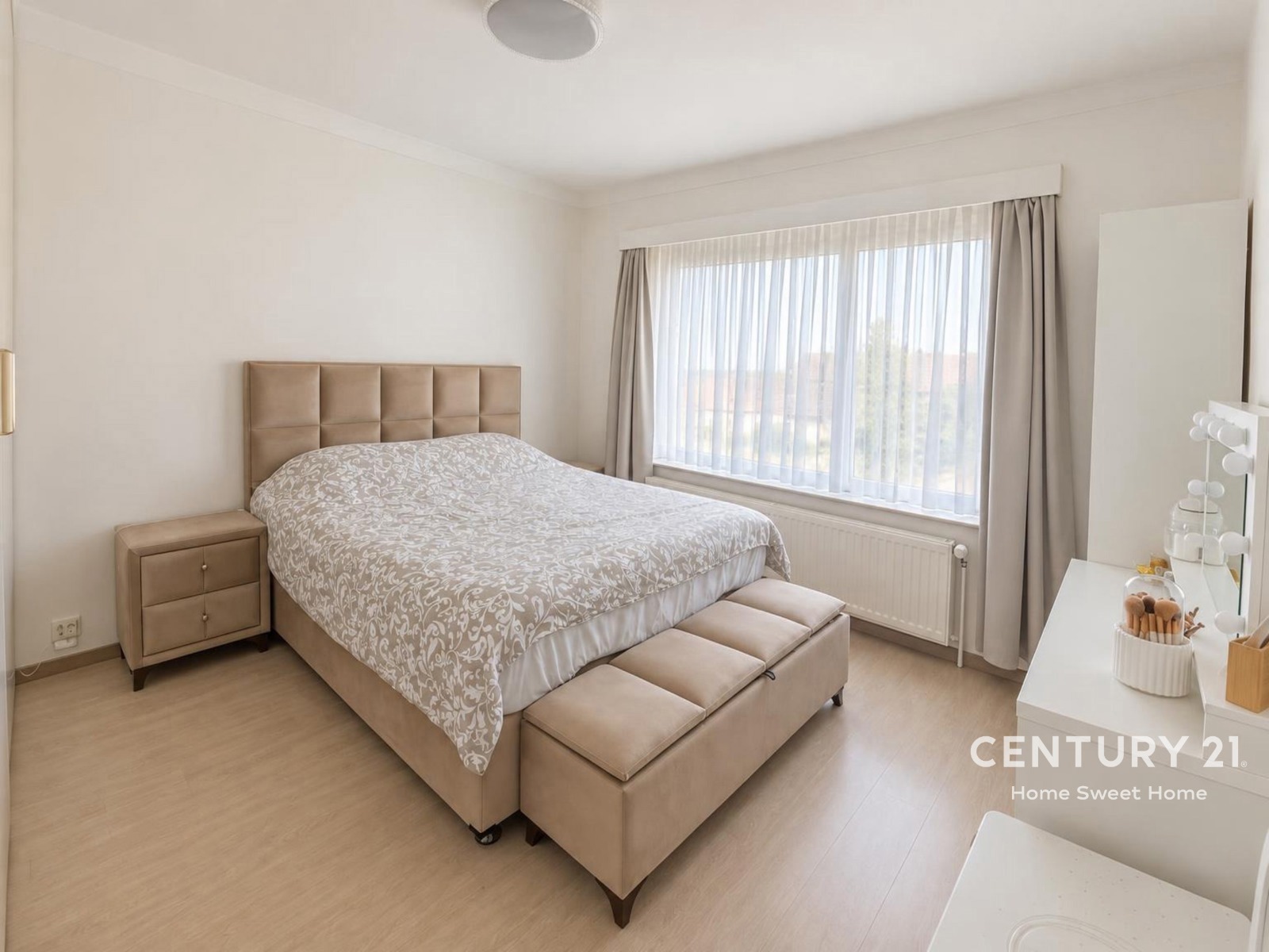Licht 2-slaapkamerappartement met garage te huur - foto 3
