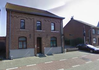 Voormalig KBC-kantoor met woonst te koop in RotemOp een centrale locatie in Rotem bevindt zich dit voormalige KBC-kantoor van 270m² met ruime...