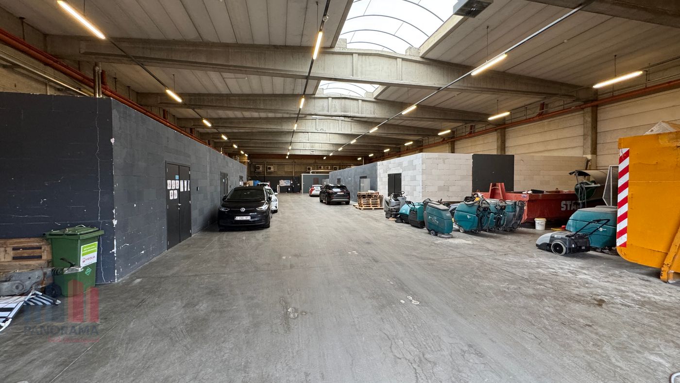 1 152 m² d'entrepôt avec 144 m² de bureaux à louer - photo 4