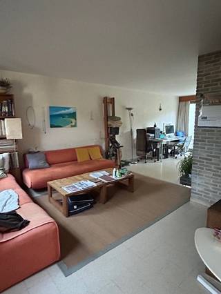 Deze ruime woning is gelegen in de nabijheid van het stadcentrum en op slechts 5 min van op- en afrit E40. Het stadspark, winkels en openbaar...