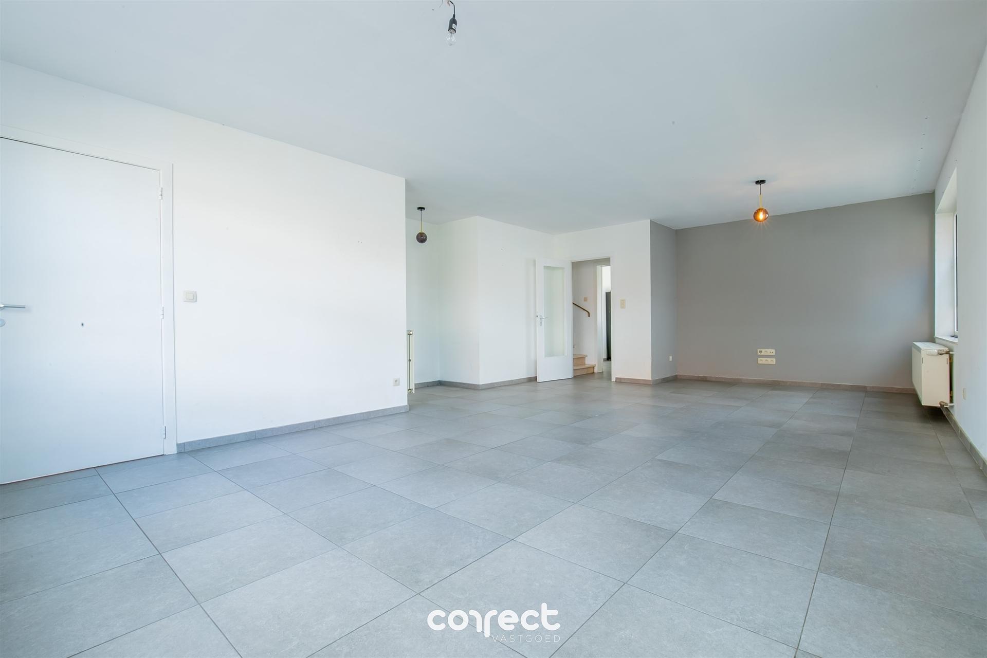 Rustig gelegen gezinswoning in het charmante Moere. - foto 2