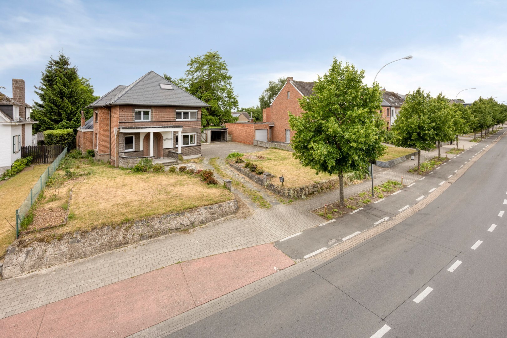 Zeer ruime woning met 4 slpks, garage en tuin. Centrale ligging. - foto 3