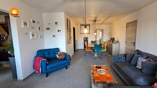 Gerenoveerd appartement in Rekem met een ondergrondse autostaanplaats.Dit gerenoveerd appartement op de 2de verdieping heeft een inkomhal, een...