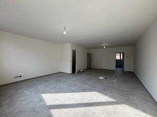 Uniek en ruim triplex appartement met 4 slaapkamers in hartje TurnhoutBent u op zoek naar ruimte, licht en een centrale ligging? Dan is dit...