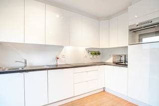 Aan de Paul Vekemanslaan, verscholen tussen het groen van Hoboken, bevindt zich dit charmante en instapklare appartement op de eerste verdieping...