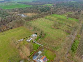 Ligging:Uitzonderlijk rustig en groen gelegen doch met een vlotte verbinding naar centrum Turnhout en de Nederlandse grens.Omschrijving:Dit uniek...