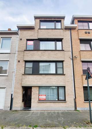 In de Vuurtorenwijk van Oostende bevindt zich dit interessant opbrengstgebouw bestaande uit 4 verhuurde appartementen.Een uitstekende opportuniteit...